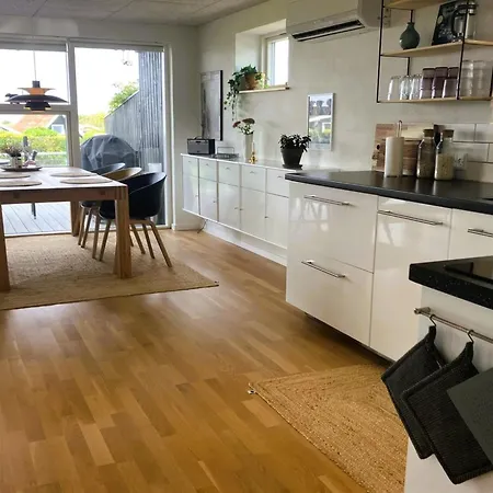 Holiday home Carlene - 350m From The Sea By Interhome *